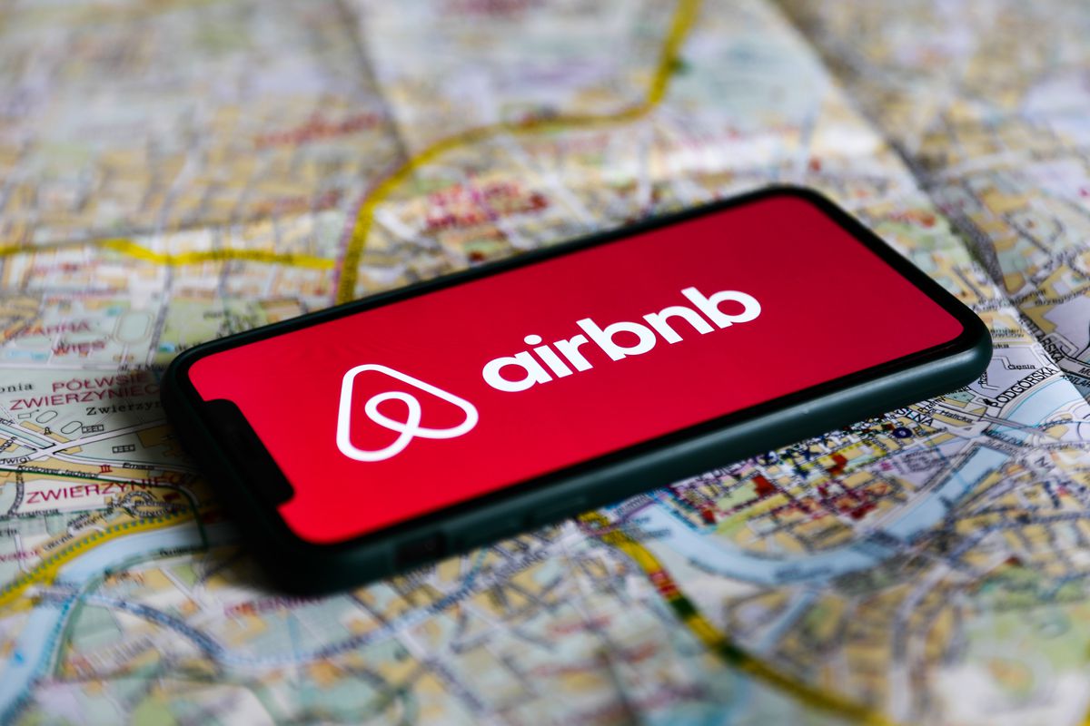 испанские отели против airbnb